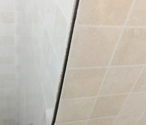 宣汉瓷砖空鼓维修公司分享阳台瓷砖脱落的修复过程可以分为以下几个步骤